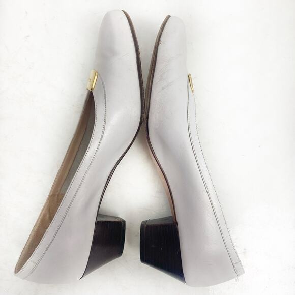 Vintage Salvatore Ferragamo White Classic Almond Toe Heels Size 7 - Picture 8 of 10